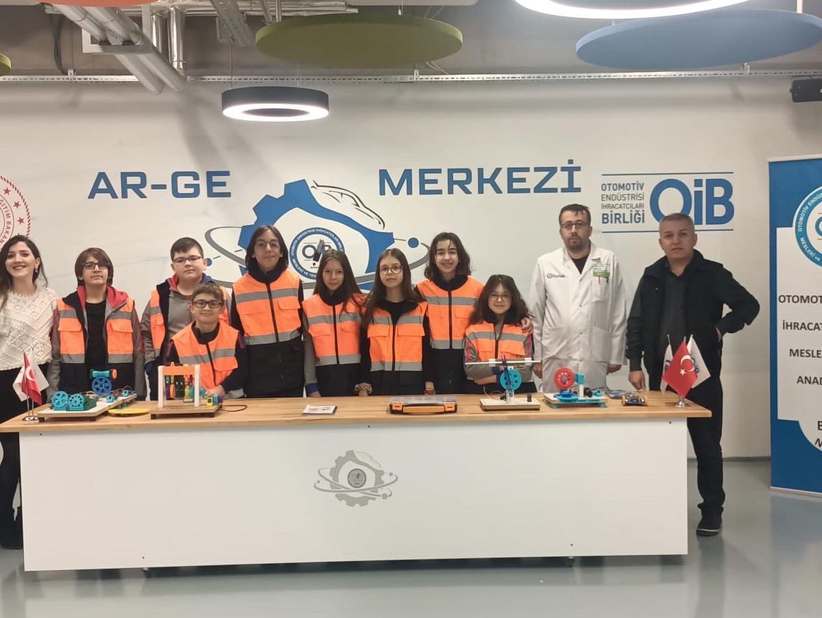 BursaModernBK's tweet photo. Okulumuz Robotik Takımı, üzerinde çalıştığı sürdürülebilir enerji projesi kapsamında çalışmalarına hızla devam ediyor. Nilüfer- Otomotiv Endüstrisi İhracatçıları Birliği’nde yapacakları proje ile değerlendirmelerde bulundular.

#robotikkodlama #bursamodernbk #bahçeşehirkoleji https://t.co/ZGMIFWJnam