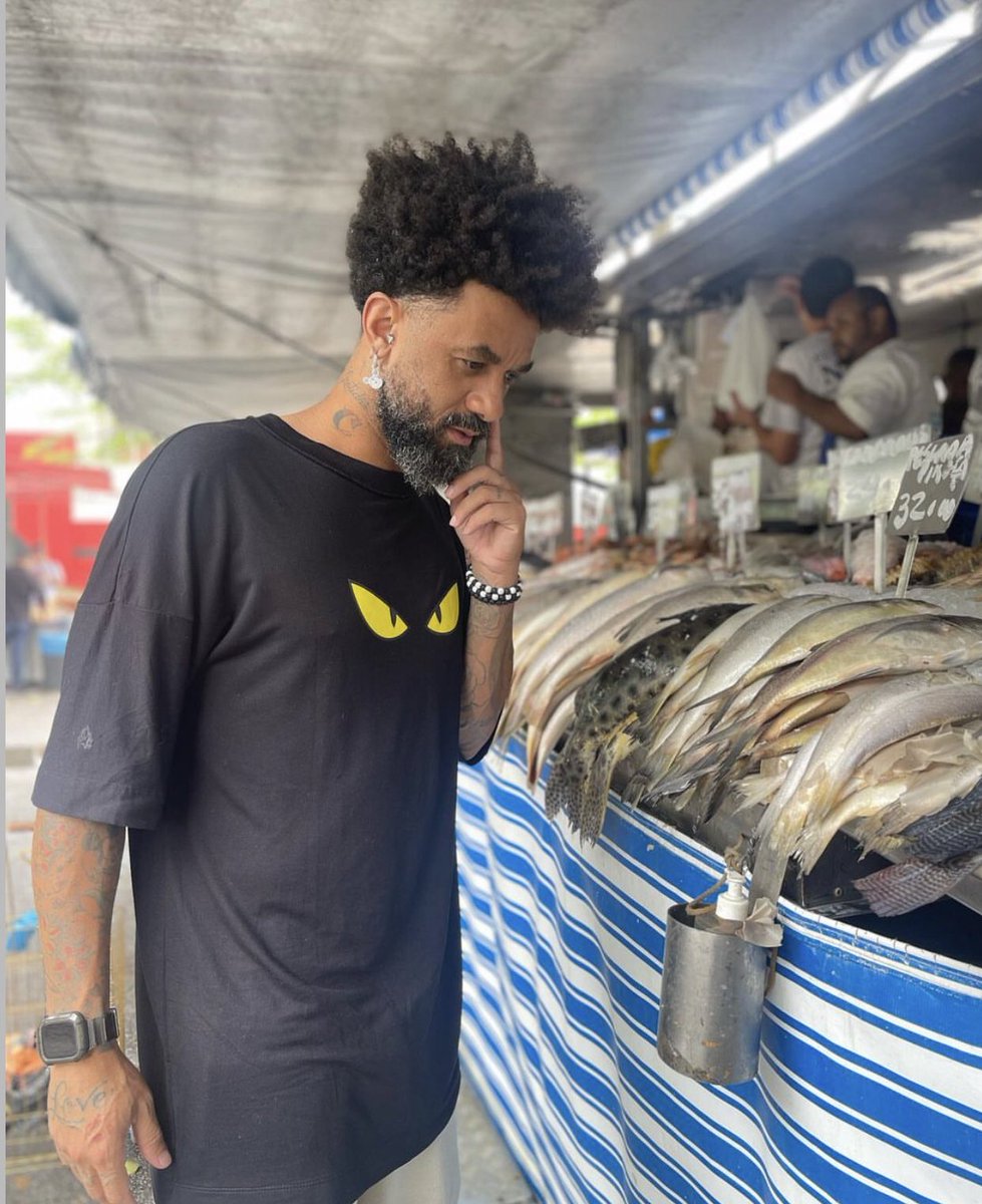 Crisb_16's tweet photo. Bügün balık yeme günü #CB16 #👀🎣💭🫣😂🧠⏳#balik 😂🤔🧠💭#Cristiangol #Cristian ⚽️💣#👀#🧠🐟 https://t.co/tEAdy2riPB