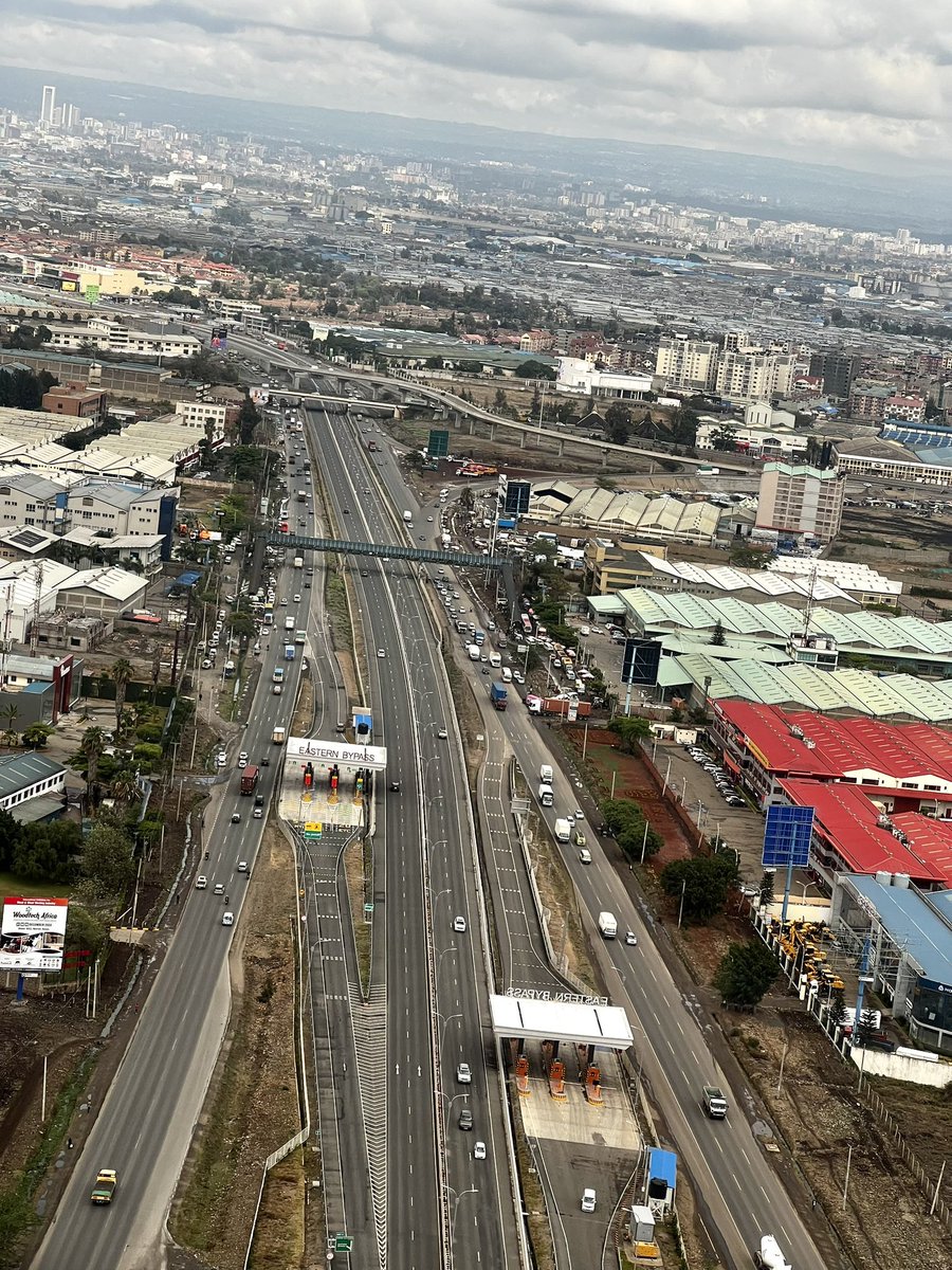 LarryMadowo's tweet photo. Final approach into Nairobi 😍 https://t.co/zoSvAGjWkx