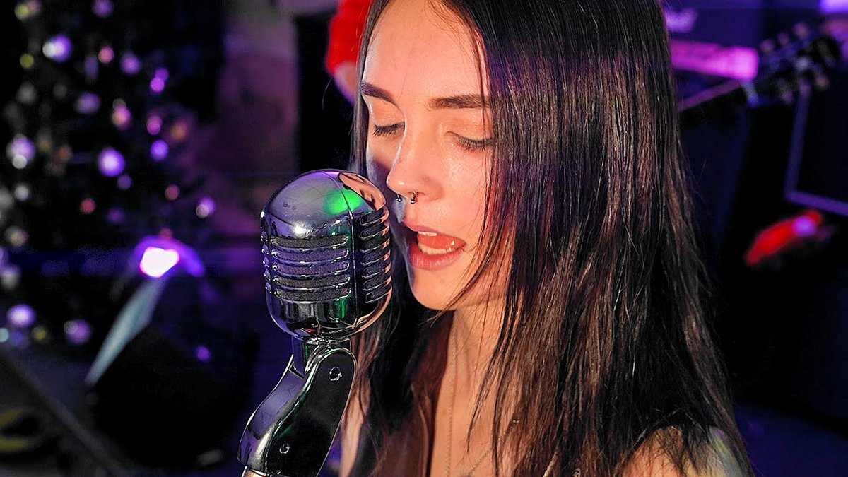 sdcollege's tweet image. For this year's festive music special, we worked with our students to produce this INCREDIBLE cover! We are overwhelmed by the talent and passion demonstrated by our students in this project. Show them some love! youtu.be/dzWNVijeC-w 🎵 🎅 ✨ #sdchristmas