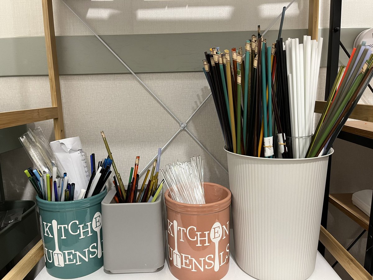 pfbjd_workroom's tweet photo. 소프트글라스 작업용 버너, 작업도구들, 유리봉 일괄로 판매해요~ 전부 일본 키나리글라스 제품이에요. 금액대가 조금 있어서 이건 구매 원하시는 분이 있다면 DM주세요~ 디테일한 항복 공유드릴께요~ https://t.co/0baQyBgjQk