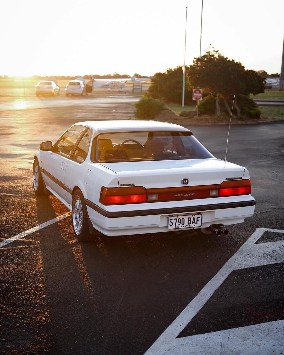 jdm_old's tweet photo. / Honda Prelude 🍃/
🔑 @that.old.school.prelude
📸 @dnjkvc__
__________________________________
#jdm #jdmgram #jdmculture #jdmcar #jdmcars #turbo #twinturbo #lowlife #drift #driftlife #japanflower #oldjdmschool #honda #hondagram #hondaprelude #preludenation #old_school_jdm_ https://t.co/E8th2z07yl