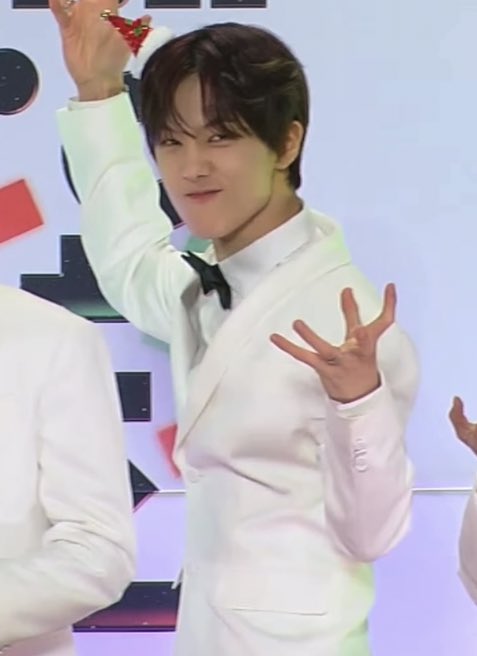 jcssl_'s tweet image. 세상에산타같은건없다고햇는데왜여기잇지