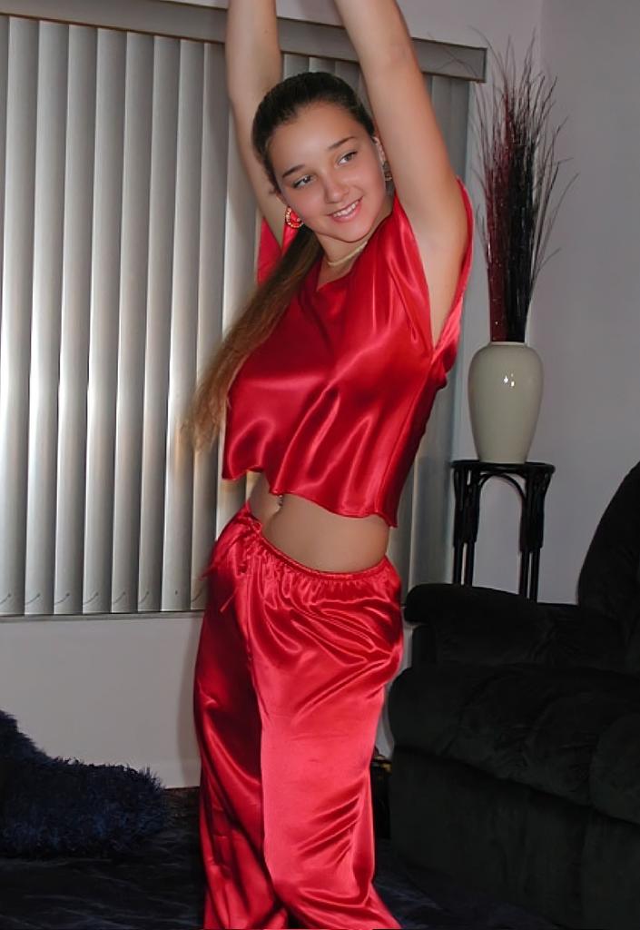 Christina M. on Twitter: "https://linktr.ee/Thechristinamodel