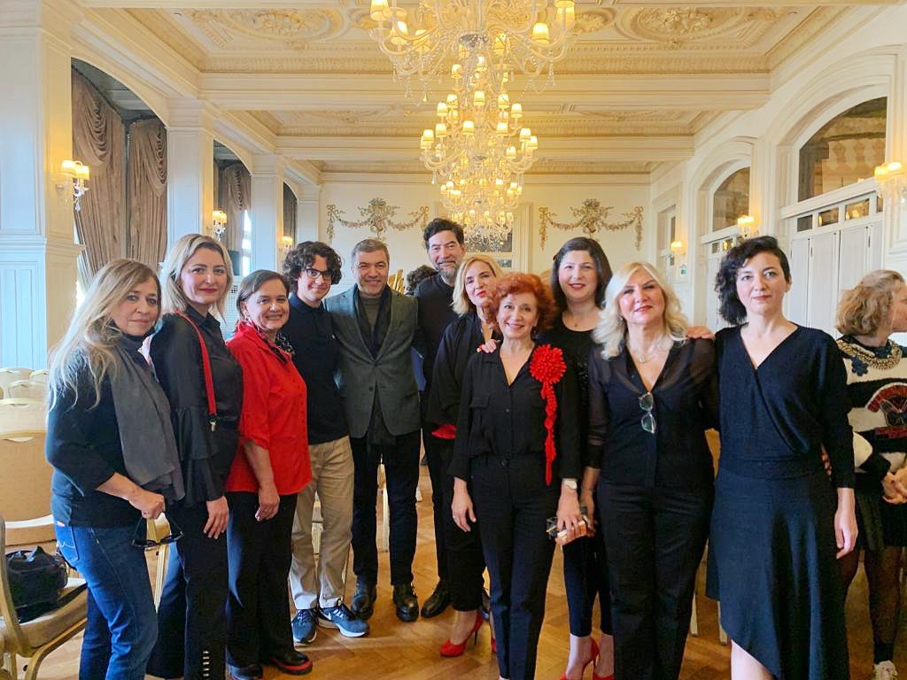 TangoNEVA (@nevatango) on Twitter photo Konserimize teşrif eden kıymetli gazeteciler #İsmailKüçükkaya ve #ÇiğdemToker ile bir hatıra…🖤♥️A memory with distinguished journalists <a href="/KucukkayaIsmail/">Ismail Kucukkaya</a> and <a href="/cigdemtoker/">Cigdem Toker</a> after our concert at the historical <a href="/PeraPalaceHotel/">Pera Palace Hotel</a> of #OrientExpress Konserimize teşrif eden kıymetli gazeteciler #İsmailKüçükkaya ve #ÇiğdemToker ile bir hatıra…🖤♥️A memory with distinguished journalists <a href="/KucukkayaIsmail/">Ismail Kucukkaya</a> and <a href="/cigdemtoker/">Cigdem Toker</a> after our concert at the historical <a href="/PeraPalaceHotel/">Pera Palace Hotel</a> of #OrientExpress