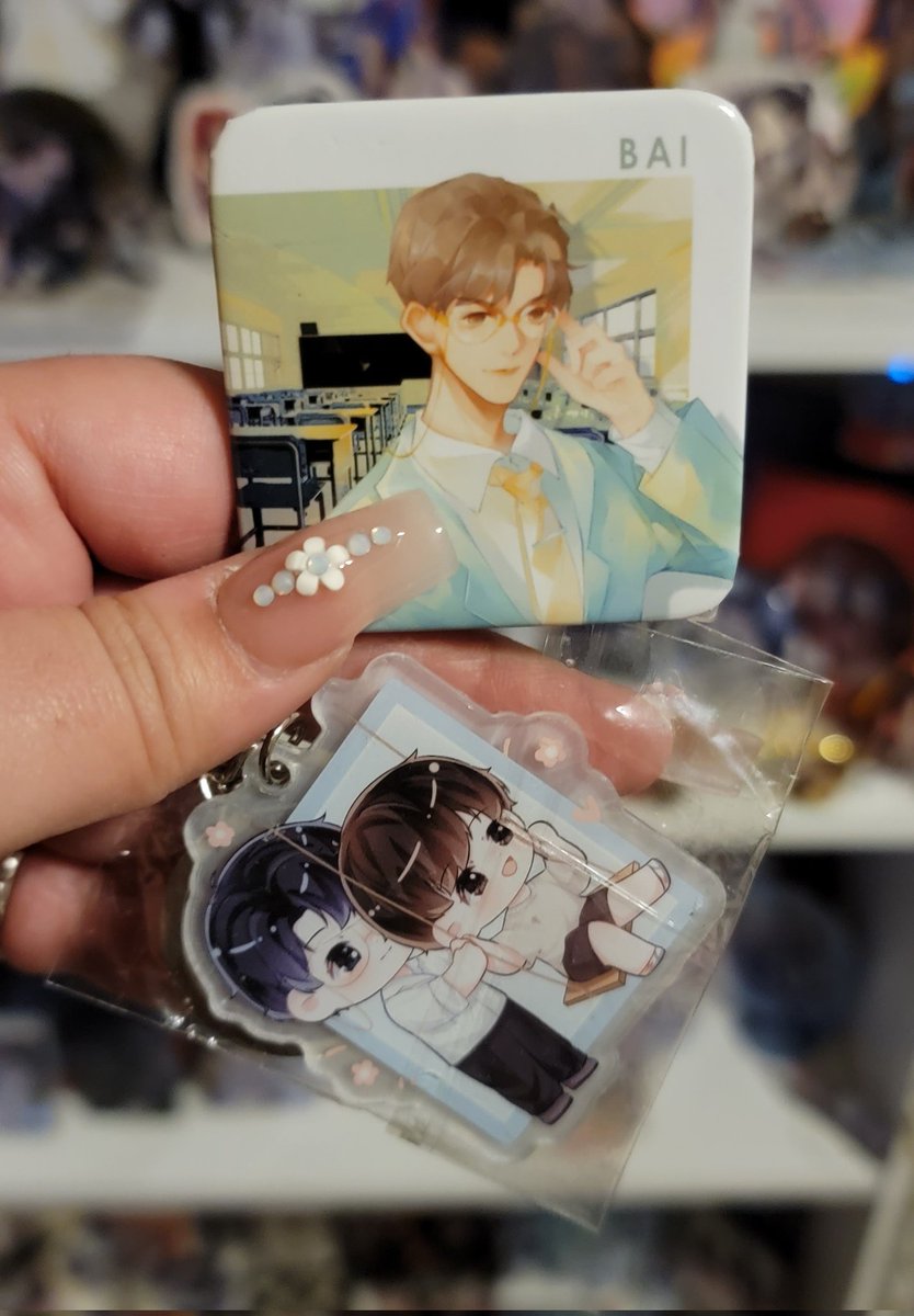 ShizunThirst's tweet photo. Somehow ended up with an extra keychain and Bai Changyi badge from Your Distance so I'm doing a giveaway!
✨️ Like, rt & follow to enter
✨️ Ships worldwide
✨️ No giveaway accts
✨️ Ends Jan 1st
#你的距离 #yourdistance https://t.co/Sx3gLV4MRR