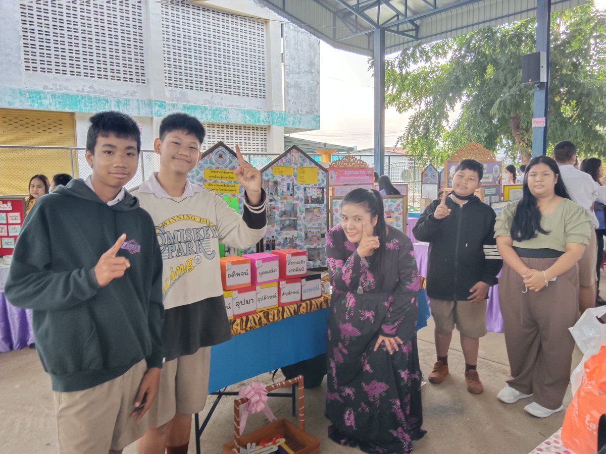 indiadark's tweet photo. โครงงานชนะเลิศ สุนทรพจน์ที่ ๒ ทั้งประถมและมัธยม https://t.co/4H43VkTnfx