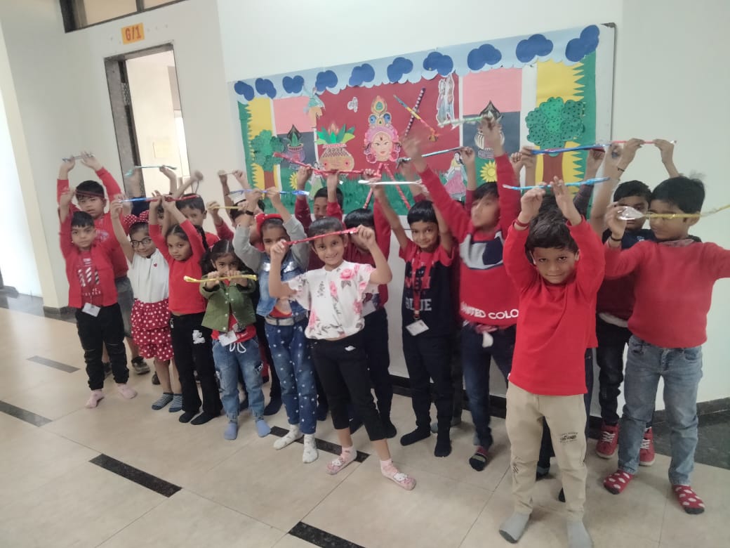 suratsas's tweet photo. As a part of CCA, Gift wrapping activity was conducted for Grade 1 and 2 students. https://t.co/0YUnvK2MGF