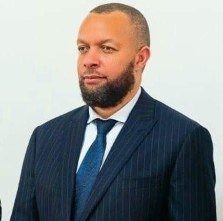 MarcelloTunasi's tweet photo. Je souhaite un heureux anniversaire à mon petit frère, le  Pasteur Louison Tunasi. 
Que le seigneur te comble de ses Grâces. #anniversaire #louison_tunasi 💐💐💐💐 https://t.co/jHffRofKfG