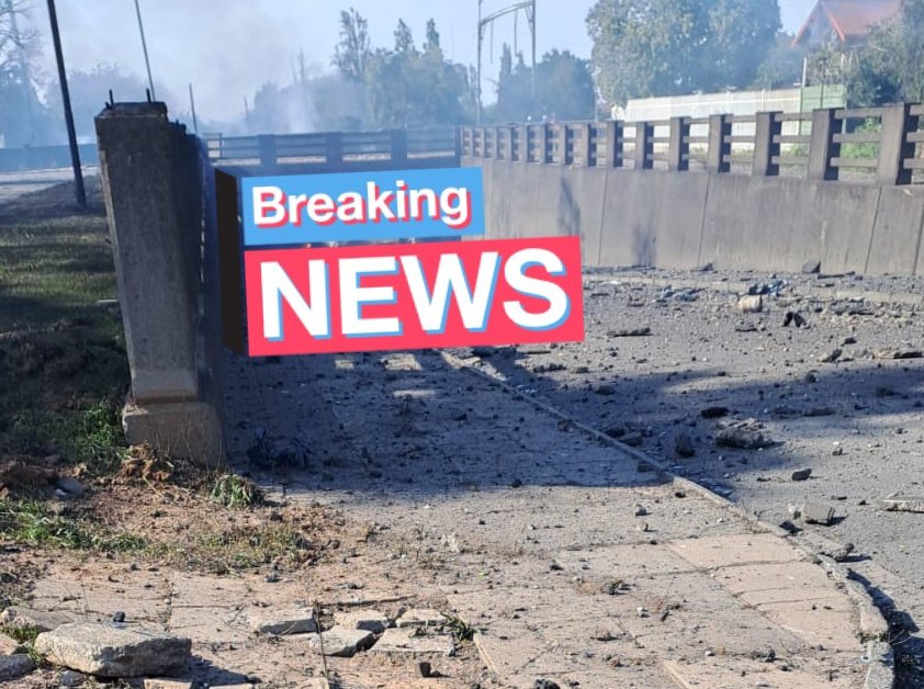 ⚠️Horrific Multiple Fatalities 
Boksburg , Sat 24Dec 2022
PrelimInfo: vehiicle Crash scene, Tanker exploded. Bridge section collapsed 
Unconfirmed number of P4s including spectators. Nearby homes, hospital affected 
PLEASE DO NOT POST INSENSITIVE images, 
#HumanDignity