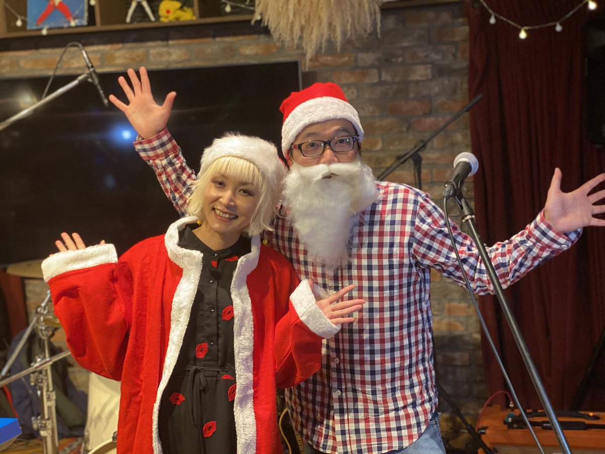 XeroFiction's tweet photo. メリークリスマスイブ!!
去年の配信ライブでやった恋人がサンタクロースのカバーをどうぞ!!
https://t.co/KJcrt5500f
#xerofiction
#松任谷由実
#恋人がサンタクロース
#TheFuntimeJamSession https://t.co/jpsqWE8mB2