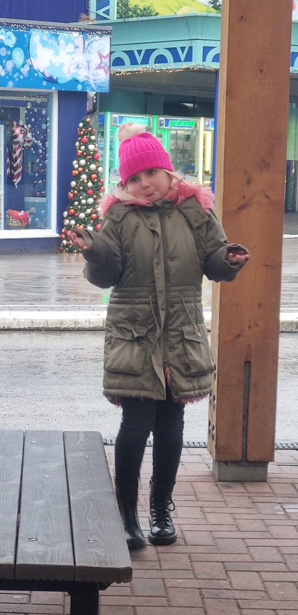 Dee_McIntyre's tweet photo. Happy birthday littlest McIntyre lady... 8 years of you.. we love u to pieces ❤️ https://t.co/h0fuyf47qP