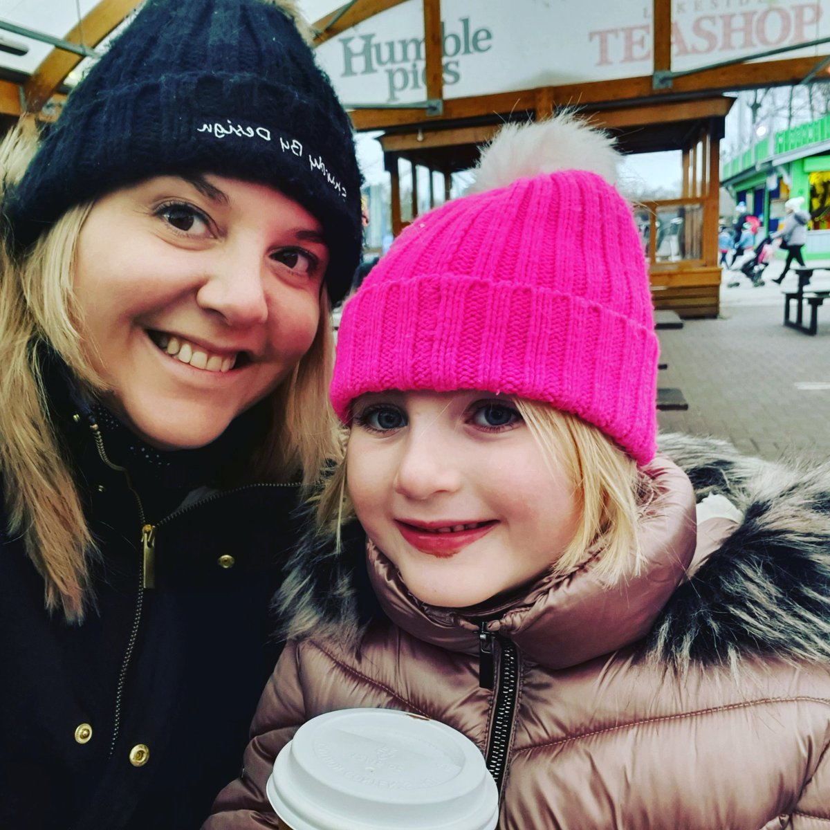 Dee_McIntyre's tweet photo. Happy birthday littlest McIntyre lady... 8 years of you.. we love u to pieces ❤️ https://t.co/h0fuyf47qP