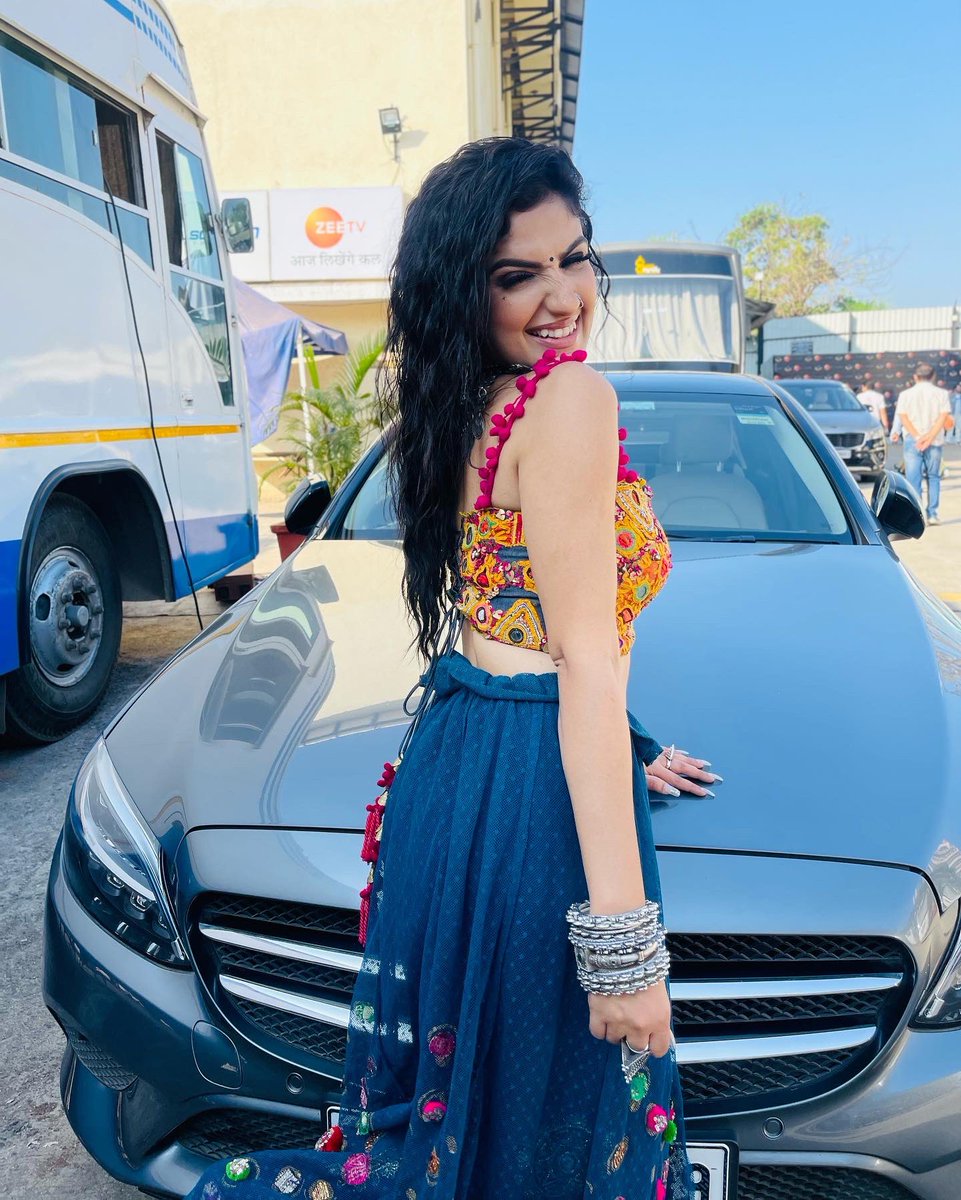 RupaliJagga's tweet photo. O Jugni o..Patakha Guddi oo..🔥
Nashe mein udi jaaye re haaye re🍸
Watch Me Tonight In SaReGaMaPa Li’l Champs 9pm only on @zeetv and  a surprise awaits you in tomorrow’s episode 🧨
@ZeeTV https://t.co/JAHKq1AKvj