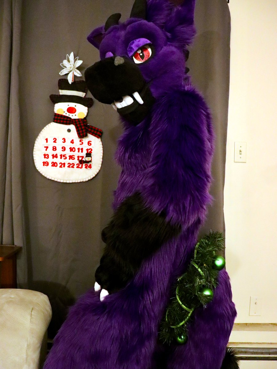 'Twas the night before Christmas~ #Furry #Fursuit

🪡 - @TunnySaysIDK