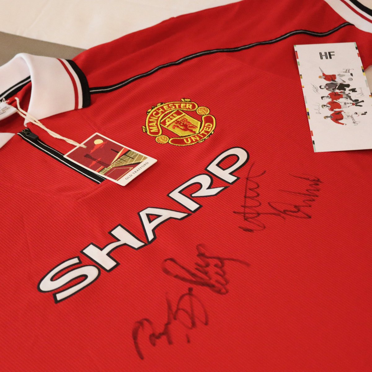 Hotel Football (@hotelfootballuk) on Twitter photo Day 24 of 24. Since today is your LAST CHANCE to win in our #HFChristmasCountdown, today we are giving away something you all have been waiting for - a signed MUFC shirt by our Class of 92 owners! π
For a chance to win:
- Follow <a href="/hotelfootballuk/">Hotel Football</a>
- Like & retweet
Good luck! π€π» Day 24 of 24. Since today is your LAST CHANCE to win in our #HFChristmasCountdown, today we are giving away something you all have been waiting for - a signed MUFC shirt by our Class of 92 owners! π
For a chance to win:
- Follow <a href="/hotelfootballuk/">Hotel Football</a>
- Like & retweet
Good luck! π€π»