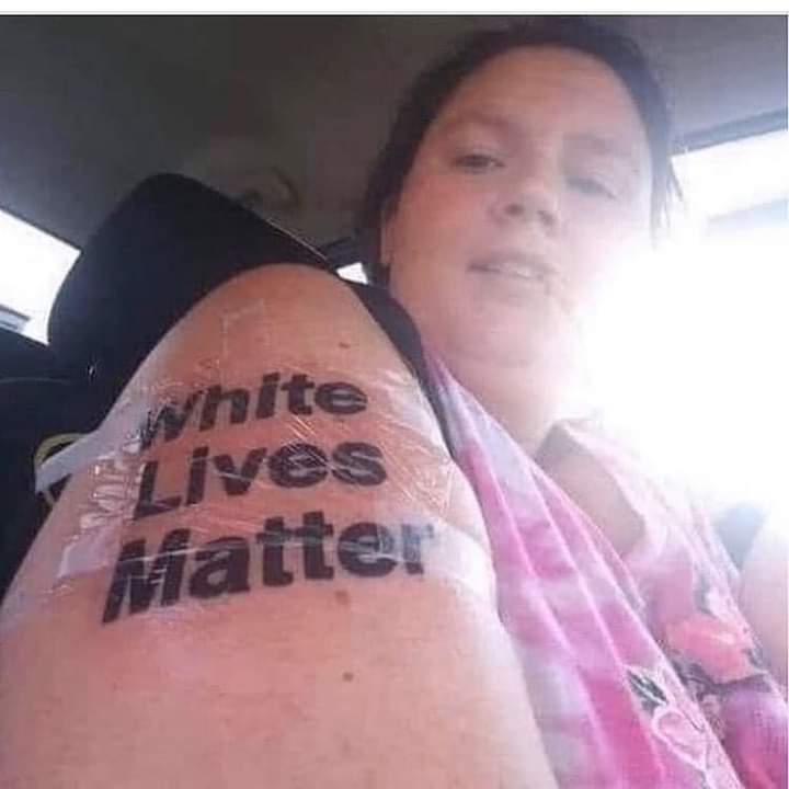 cassaphernelia's tweet photo. @LunalatunaMtz Hasta donde llega el fanatismo! esta mujer se tatuó la discografía de Taylor Swift! https://t.co/AnFDzaq43M