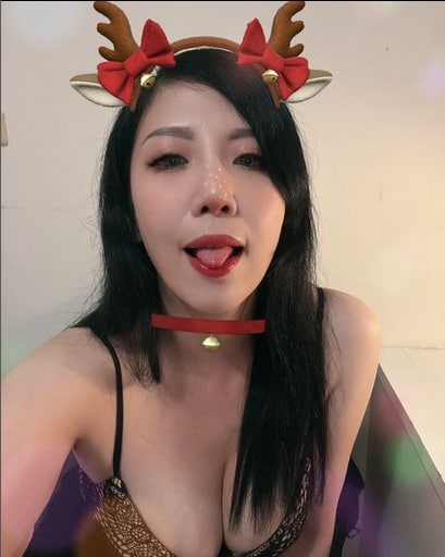 FadriFd's tweet photo. 你的聖誕小麋鹿已經送達🛵
有人簽收嗎？？ https://t.co/dBZao5CCN3