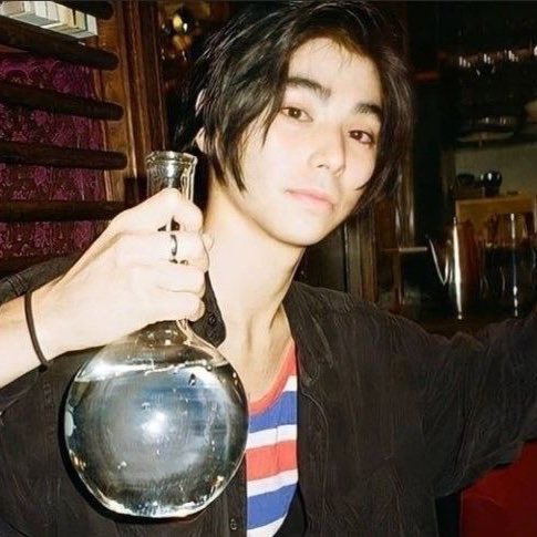 lovmonth's tweet image. oh wow they really made him put on that ugly wig when he looked like THIS in real life