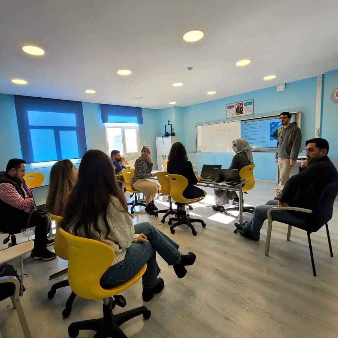 sislibilsem's tweet photo. Okul Temelli Mesleki Gelişim projesi kapsamında kurumumuz öğretmenleri 19-23 Aralık tarihlerinde “Üst Düzey Düşünme Becerilerinin Ölçülmesi” hizmetiçi eğitimi almıştır. Eğitmenimiz Sami Sezer Arbağ’a teşekkürlerimizle🙏
@bilsemmeb 
@istanbulilmem 
@sislimem https://t.co/e1g23JlxlH