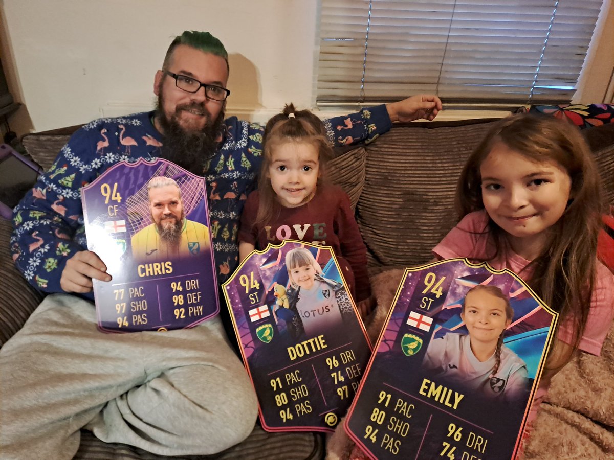 NicolNicholls's tweet photo. 3 happy football fans this morning ... thanks @CardsPlug for the amazing service #fifacard #football #ncfc #cardsplug https://t.co/IH3HWxBL3A