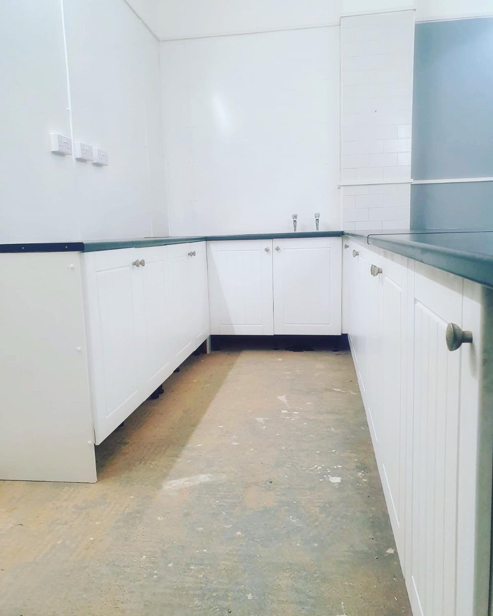 B32_COMMUNITY C.I.C tweet media