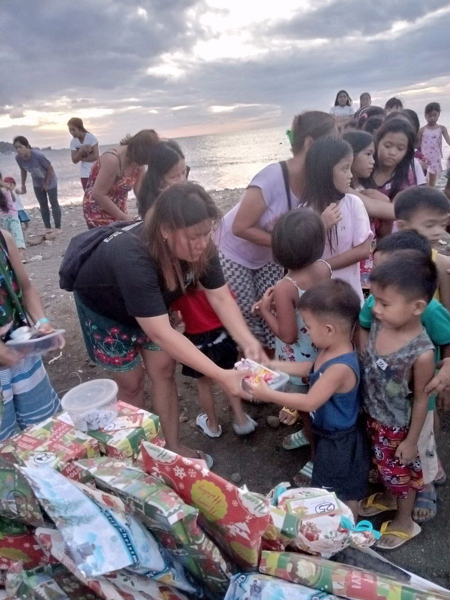 Our team brought some holiday cheer to the kids in the Aita Tribe community! Their smiles and laughter made all the singing and games worth it. We are so grateful to bring a little joy to their lives. Ty <a href="/Charlotte9o/">Charlotte</a> #BSC  Merry Christmas all🎄