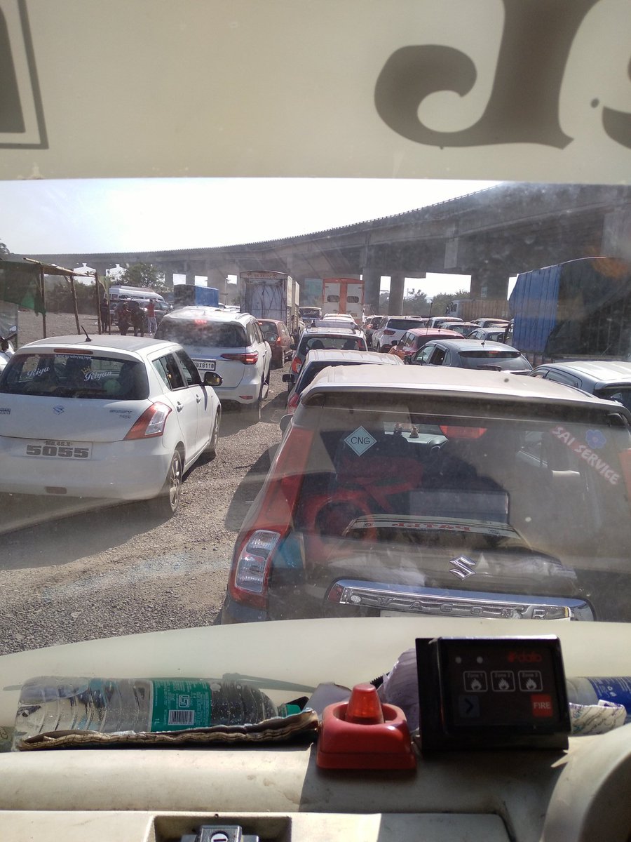 VijayanAjit's tweet photo. Jam of 1 hour on route to Alibaug https://t.co/DPLoNUKVTV
