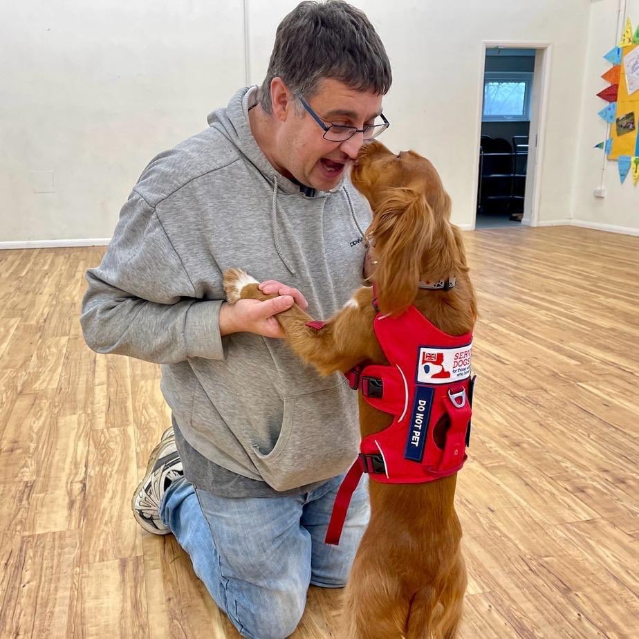 ServiceDogsUK's tweet image. That magical moment 🥰 when you achieve the coveted red harness! This is our latest team celebrating their much deserved success! 🌟 Why not give the gift of love ❤️ this year by sponsoring one of our wonderful dogs! #Veterans #dogs #dog
 
👉 servicedogsuk.org/support-us/spo…