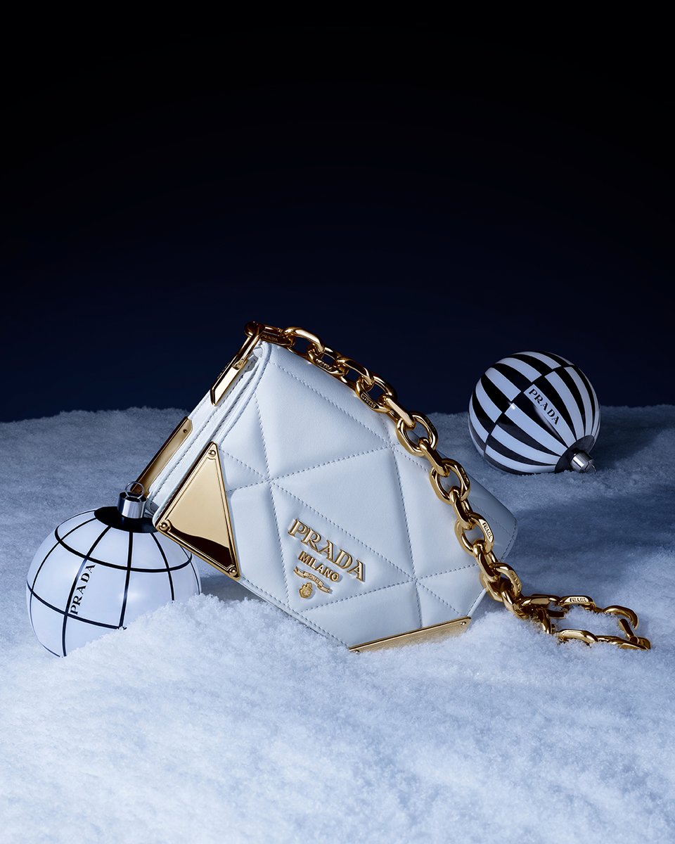 Prada's tweet photo. Ornaments and adornments.
Discover #PradaGifts at: https://t.co/Exg9SPpZ4T 
Photography Mark Kean
Creative direction Ferdinando Verderi
#PradaHoliday22 https://t.co/GsZ55QBhry