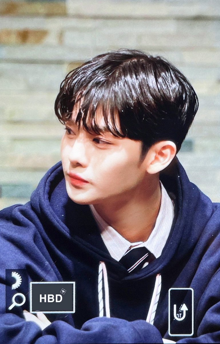 아무래도 내가 2017년에 살고 있나봐요🥹
오늘 다 너무 예뿌다!!