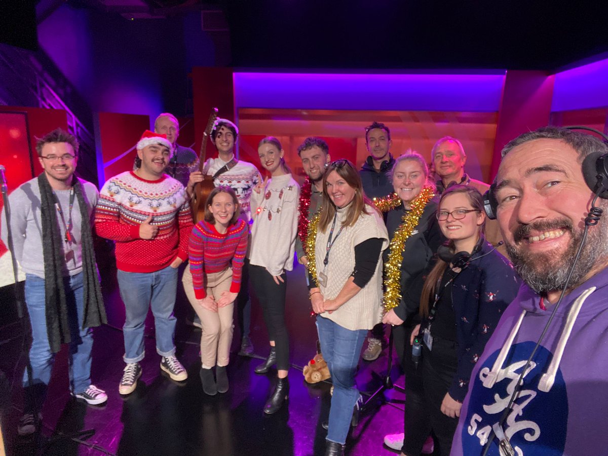 We had a blast on BBC Points West singing our Christmas tune - watch us back on BBC iPlayer... mailchi.mp/406422171325/b…

#bbciplayer #beyownchristmas #tune #christmaseve