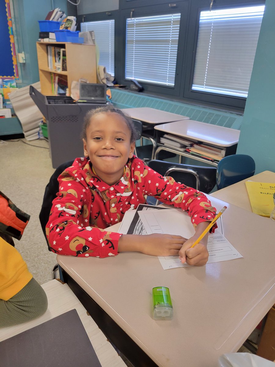 HeyBccs's tweet image. Happy Holidays from BCCS!! Here our scholars spread Winter Solstice greetings on the PA system and analyze a non fiction text with Mr. Smith! @D16LEADS @CommunitySupt16 @NequanMclean @OsseChi @stefanizinerman #welovebccs