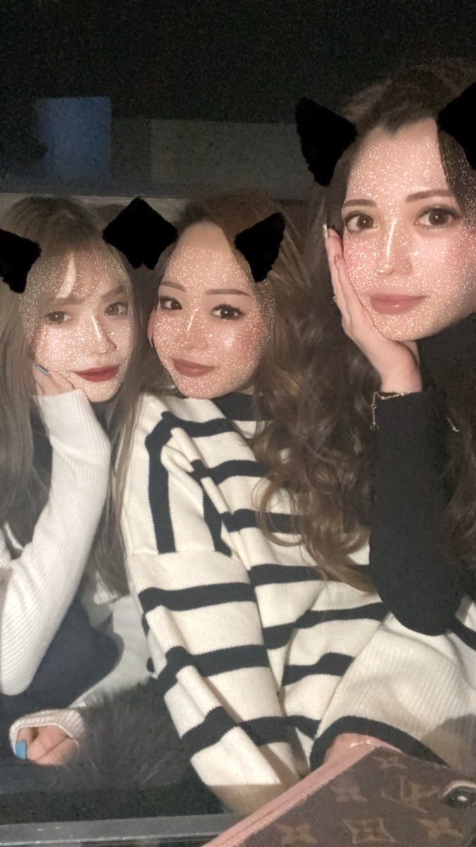 ain_0177's tweet photo. 大好きなねぇーちゃん達と相棒と忘年会🍻
ほんまにいつまでも変わらん過保護なおねぇ達が大好き❤️
相棒は、定期的に会いにきて😮‍💨 https://t.co/vGrtlBzsSl