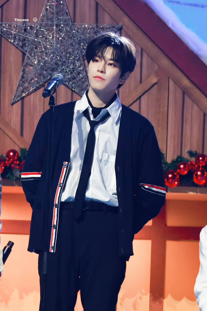 skzzoozoo's tweet photo. 221224
🐶HD

#StrayKids  #Seungmin 
#스트레이키즈  #승민 https://t.co/onTvq6HjpT