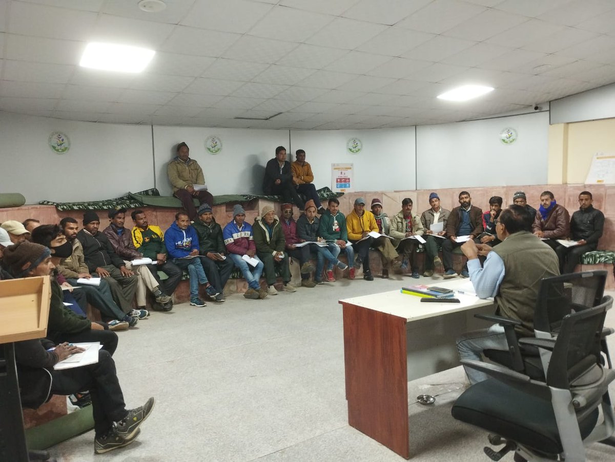 Fiubag_uscgf's tweet photo. 03 days of training completed of goat farmers at ACBF Lamgrant, Haridwar. Milk processing unit, feed supply unit etc is shown to farmers..@Uttarakhandcoo1 @basava_ias @MdNcd @mdusgcf @sbahugunauk @UswdbCeo #usgcf #ncdc https://t.co/sb3YrSsAPE