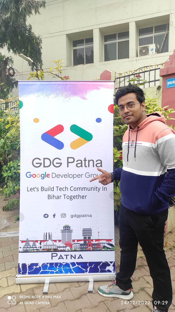 zaidkhan_0123's tweet photo. DevFest Patna 2022๐
#DevFest2022 #devfestpatna https://t.co/U6AfOM2iFG