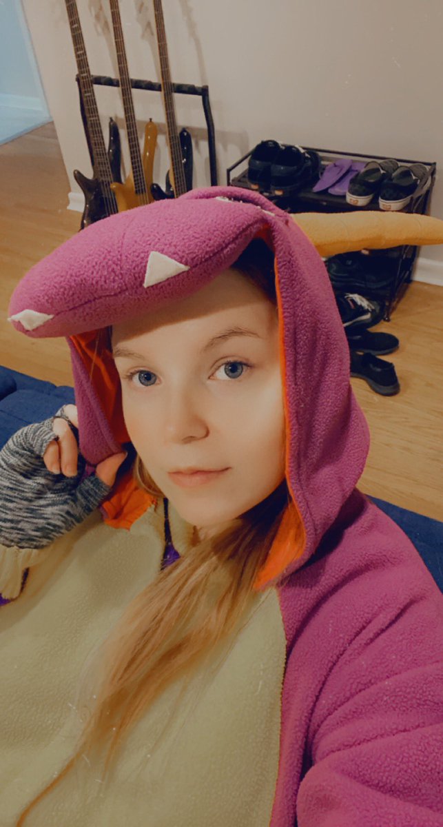 GamingMadcat's tweet photo. My Spyro onesie is the best way to keep warm in 0 degree weather #SpyroTheDragon #itscoldoutside #WinterStormElliott https://t.co/TROOqmsil5