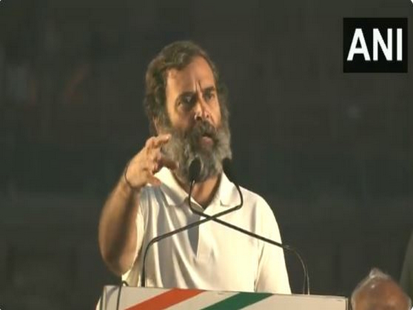 ani_digital's tweet photo. "Dogs, cows, pigs came in Bharat Jodo Yatra..." Rahul Gandhi at Red Fort

Read @ANI Story | https://t.co/Exi650NPZc
#RahulGandhi #BharatJodoYatra #BharatJodoYatraInDelhi #Congress https://t.co/7ccHObGwW3