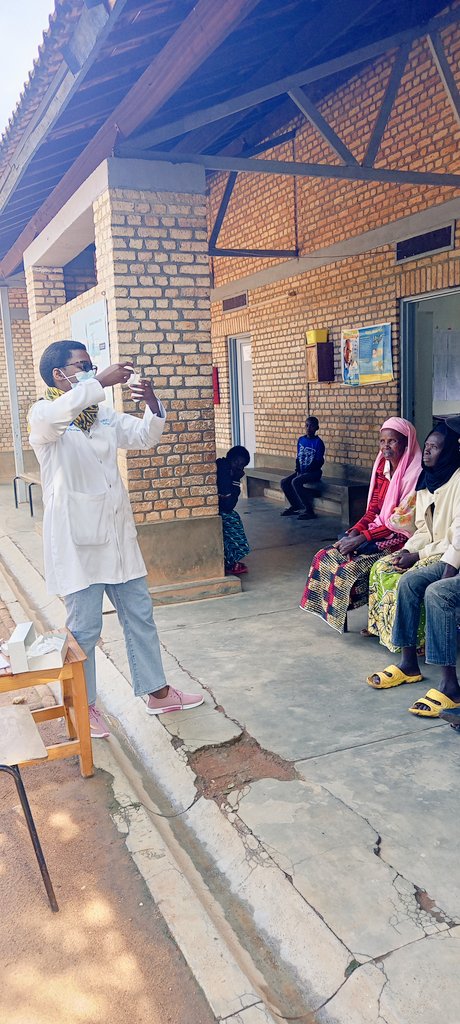 YEAMG_MEDSAR's tweet photo. Today, #WeAreMEDSAR reached out and had insightful conversations and answered questions that Rubona community had, regarding #contraceptivemethods. " Our much thanks goes to @medsar_rwanda and IMCC for giving medical students such opportunity of learning experience!" team said. https://t.co/8floOrMPQG