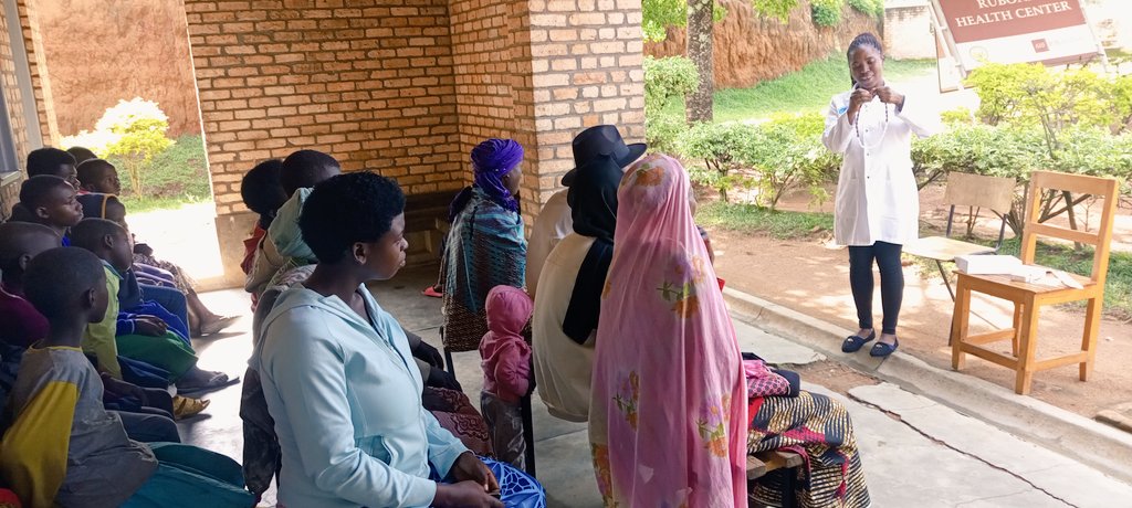 YEAMG_MEDSAR's tweet photo. Today, #WeAreMEDSAR reached out and had insightful conversations and answered questions that Rubona community had, regarding #contraceptivemethods. " Our much thanks goes to @medsar_rwanda and IMCC for giving medical students such opportunity of learning experience!" team said. https://t.co/8floOrMPQG