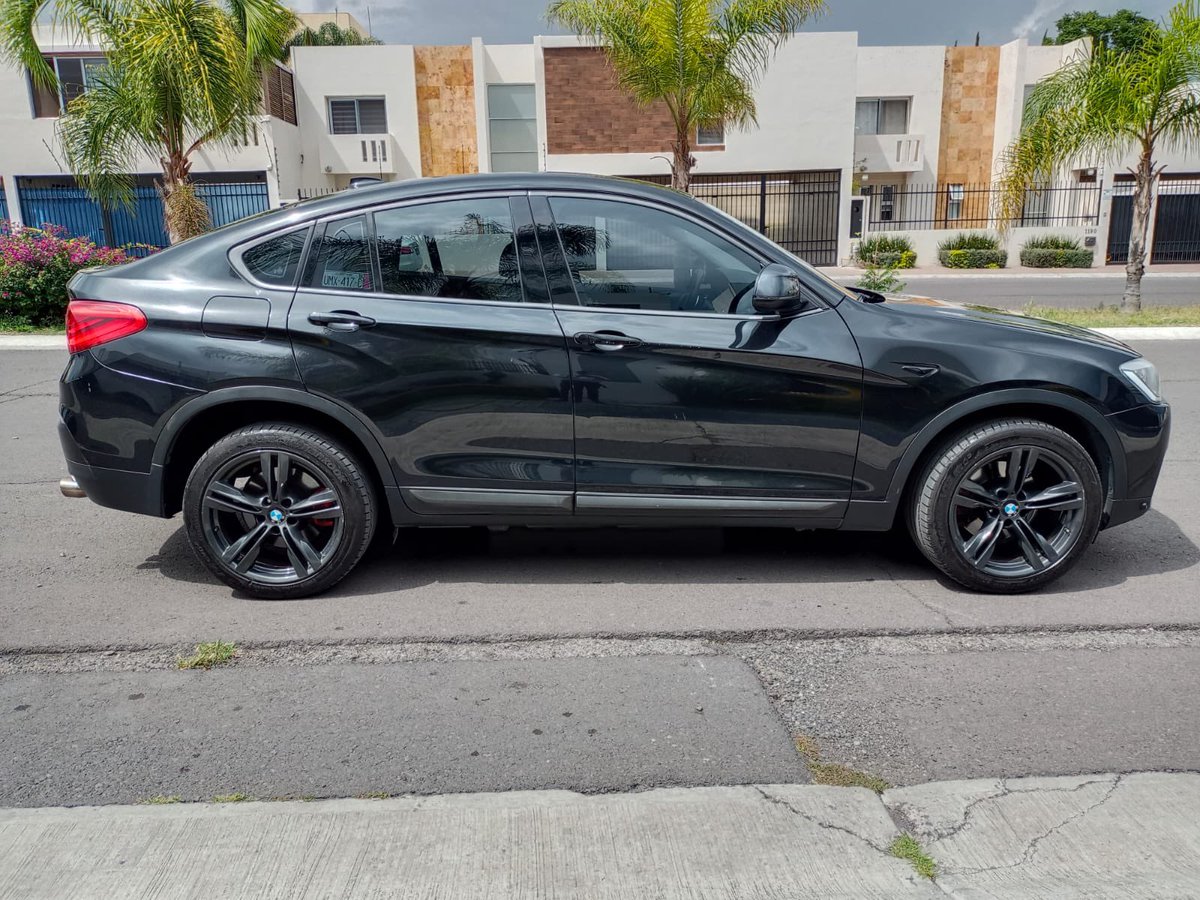 martell21's tweet photo. @sergiooliveiram BMW definitivo!! https://t.co/Psyo5CihOZ