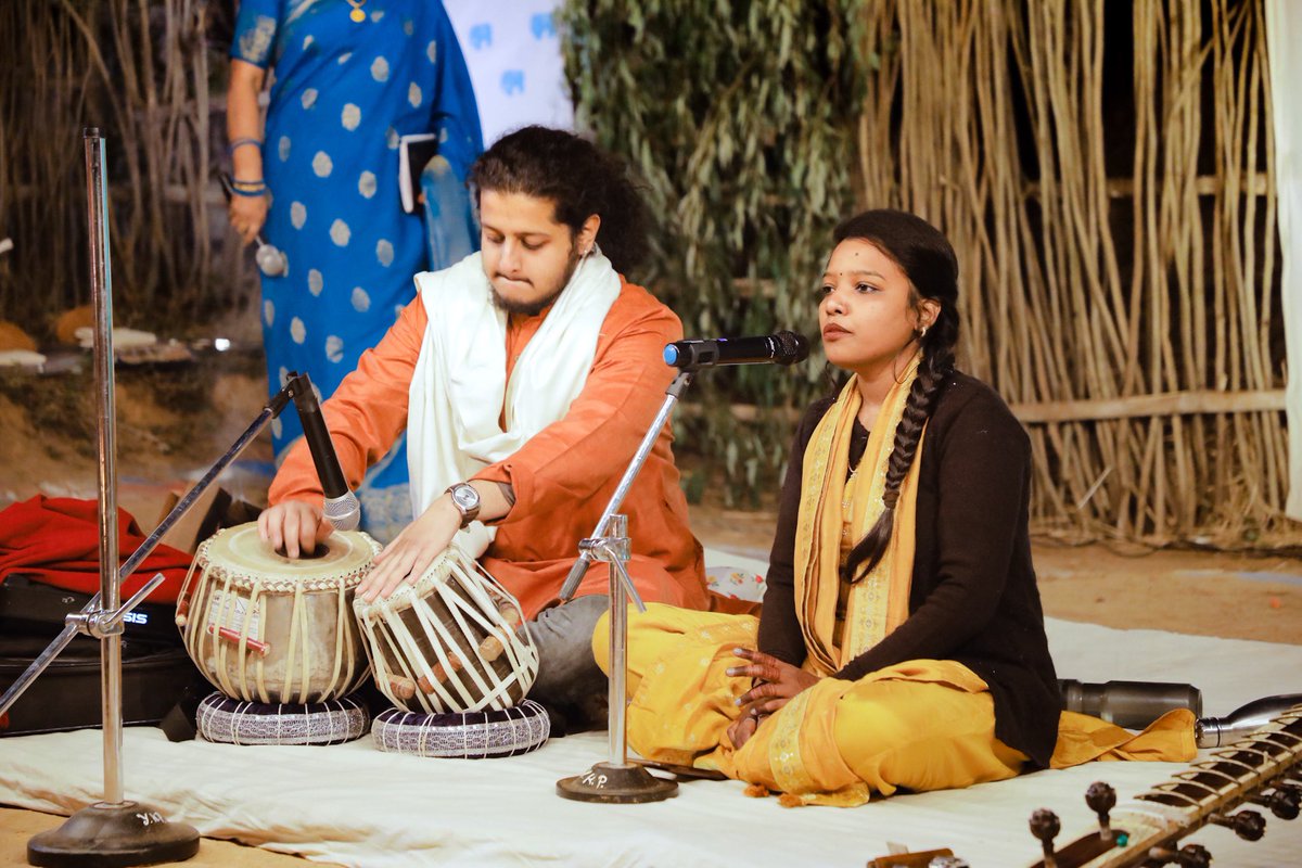 projectbatauli's tweet photo. There was a warmth on the cold evening of Spandan’s second day’s celebration.
The performances were amazing and the audience were in for a treat. ❤️
#projectbatauli #spandan2022
#batauli #villagelife #tribalfest #artfest
#artandartist https://t.co/Q1R52MIWwQ