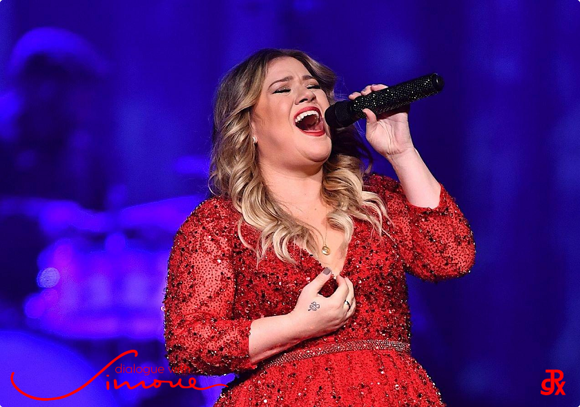 TONIGHT: She's been crowned the "Queen of Christmas" with her festive charm and ornamental vocals, so it was only fitting that <a href="/Haylie_Thomas/">Haylie Thomas</a> would return for another holiday performance on the Dialogue stage. One thing's for sure, "Ave Maria" never sounded better!