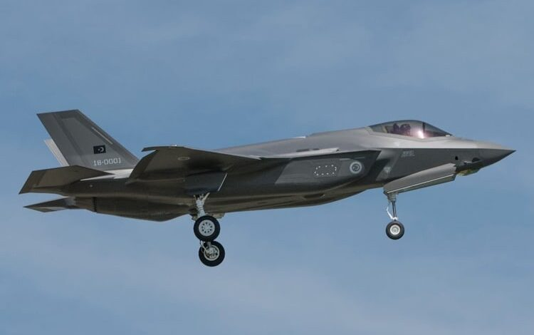 🇹🇷🇺🇸 <a href="/tcsavunma/">T.C. Millî Savunma Bakanlığı</a> Bakanı Hulusi Akar:

"F-35 projesinden çıkarılmamızın parasal bir boyutu var. Onun çalışmaları, toplantıları devam ediyor. Önümüzdeki günlerde ABD'de bir toplantı yapılacak, o toplantıda teknik heyetimiz bu konuya detaylı şekilde görüşecek."