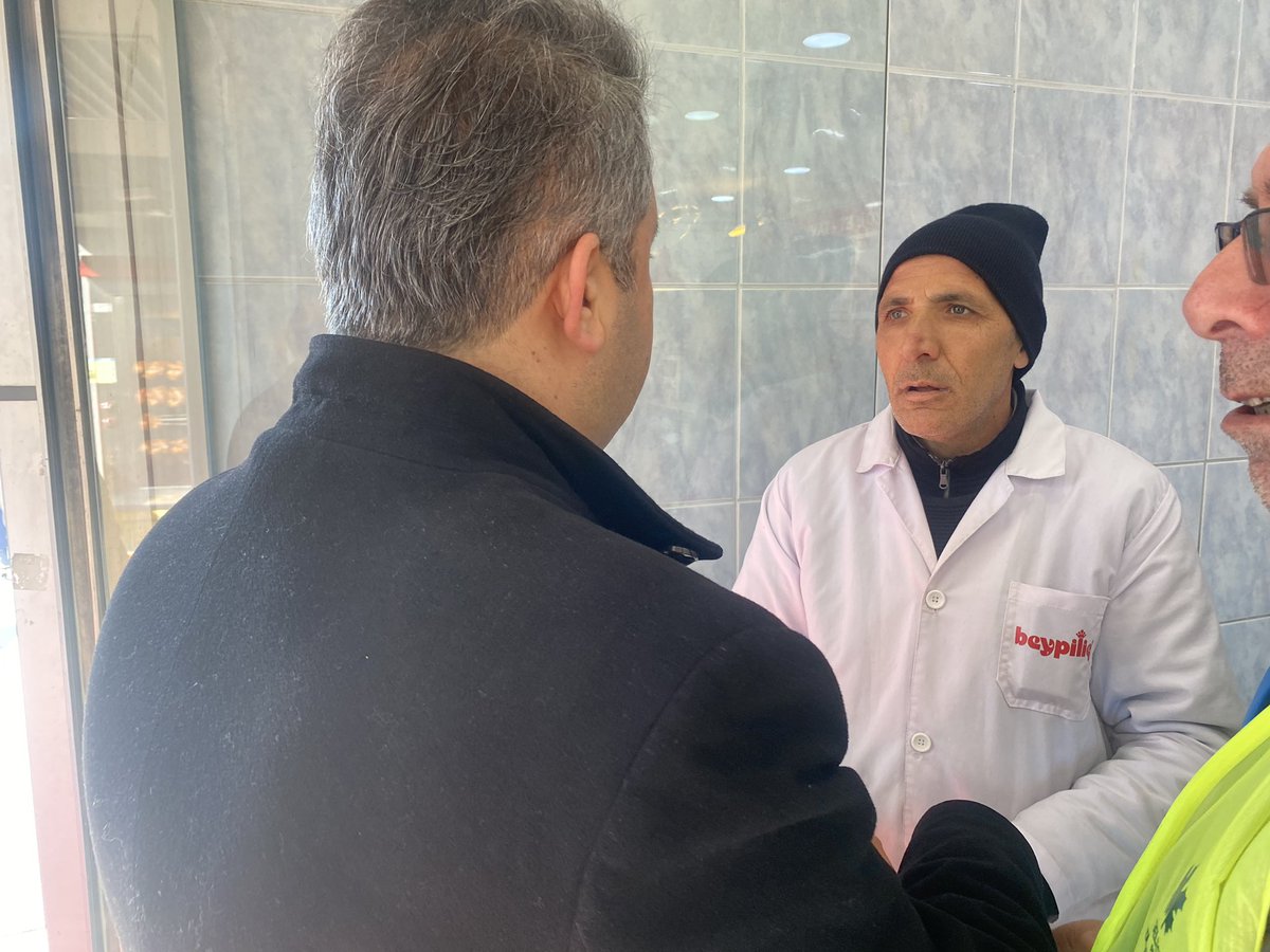 📍Sancaktepe Demokrasi Caddesindeyiz. 

Hayat pahalılığı can yakıyor❗️
Esnaf perişan, vatandaş çok öfkeli ama umutlar tükenmemiş. 

Vatandaşın umudu sandık; O SANDIK GELECEK❗️