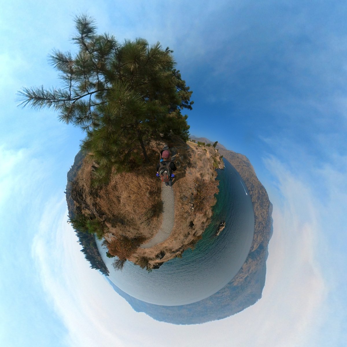 SouthernMinnGuy's tweet photo. Lake Chelan (Chelan County, Wash., USA; traditional territory of the Chelan, Yakama, Okanagan, Colville, Cayuse, Umatilla and Walla Walla nations) ~ Original 360° pics @ https://t.co/d1z7oqbQbi #tinyplanet #VisitWA #ExploreWA #TruetoNature #lake #mountains #ferry #StehekinFerry https://t.co/viF8cWesjW