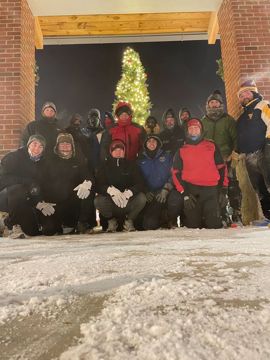 F3Louisville's tweet image. Several AOs getting after it here in The Ville. Strong work gentlemen!! A little crazy makes everything more fun. #hotorcold
