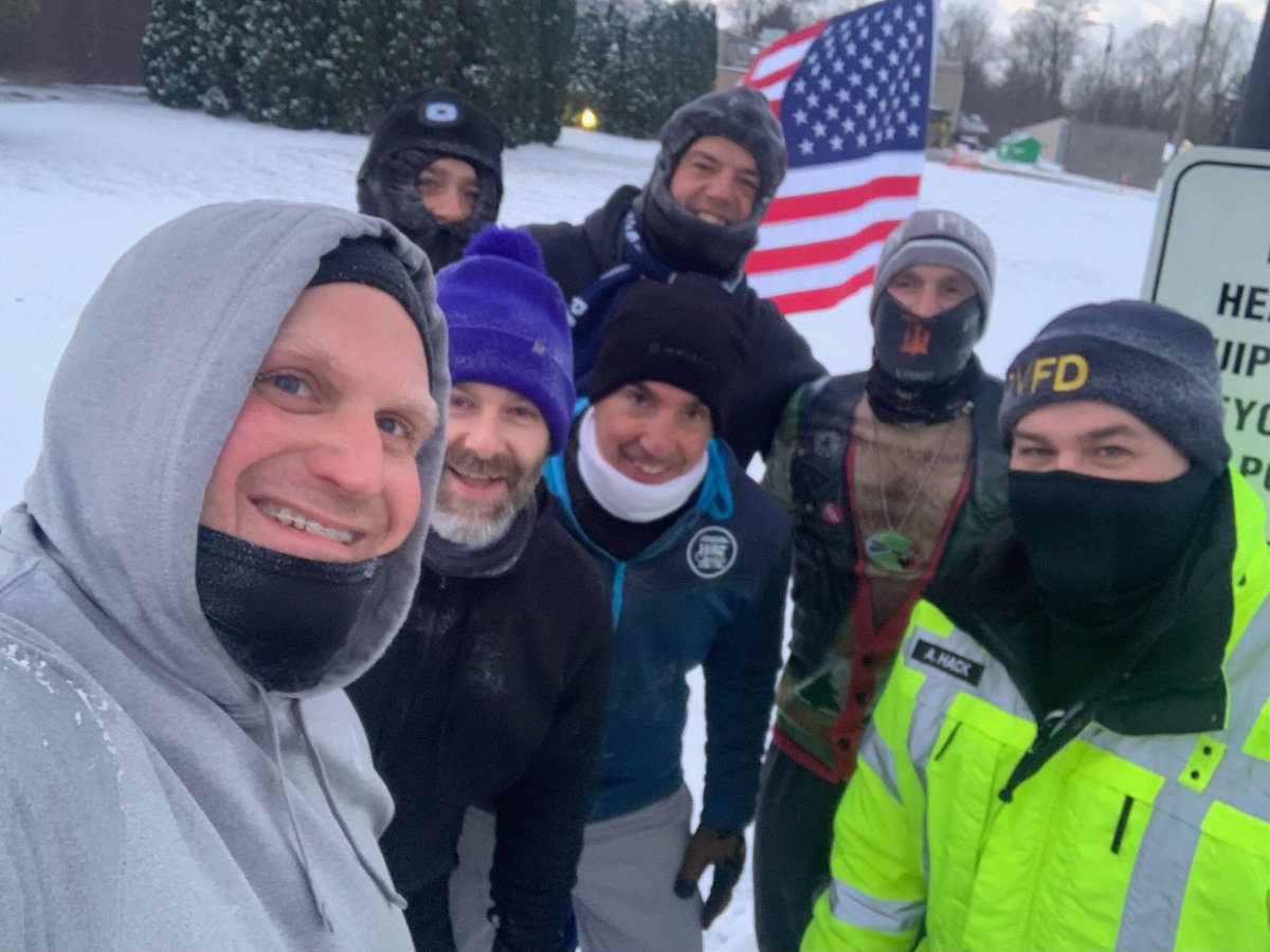 F3Louisville's tweet image. Several AOs getting after it here in The Ville. Strong work gentlemen!! A little crazy makes everything more fun. #hotorcold