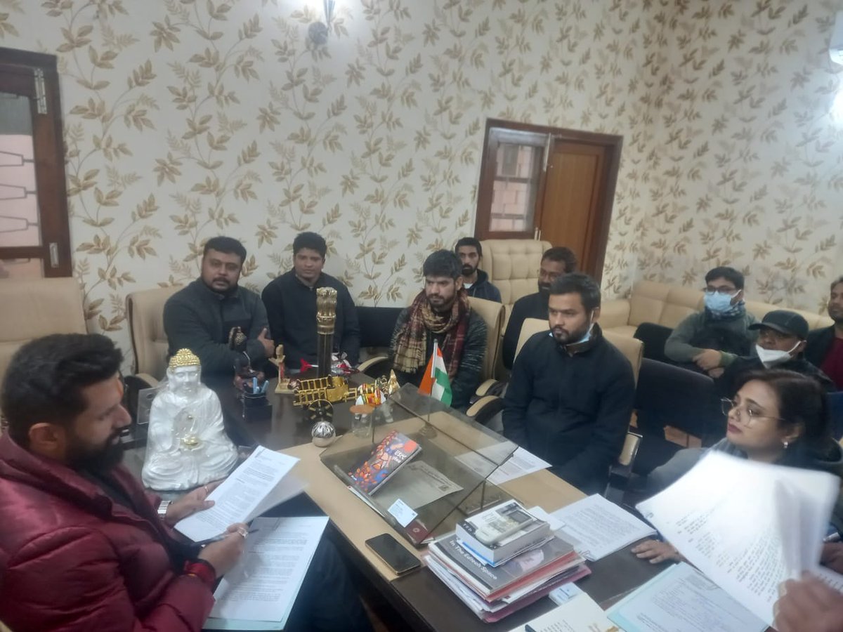 LJP4India's tweet photo. आज केंद्रीय कार्यालय , 71-नॉर्थ एवेन्यू में UPSC  के छात्रों ने लोक जनशक्ति पार्टी (रामविलास) के राष्ट्रीय अध्यक्ष आदरणीय श्री @iChiragPaswan जी से मुलाकात कर उनके समक्ष अपनी निम्न मांगे रखी । https://t.co/eglAILHzVG